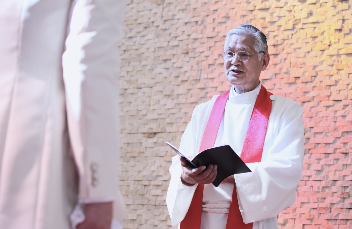 挙式前の牧師先生との面談イメージ